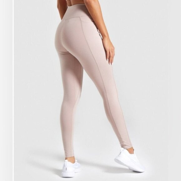 Gymshark Dreamy 2.0 high waisted Leggings Taupe pockets sz Small pull on active - Picture 3 of 8